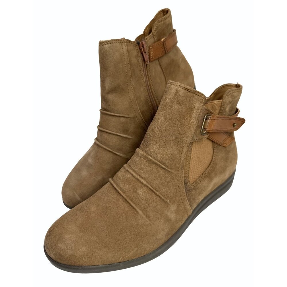 Clarks Tamzen Mid Chelsea Boots Womens 9.5 Tan Suede Leather Zip Ankle New